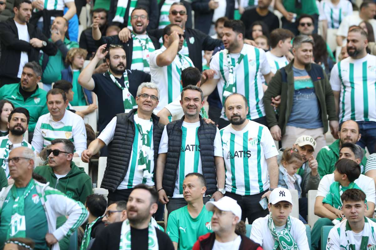 (FOTO GALERİ) BURSASPOR-BORNOVA FK TARAFTAR FOTOĞRAFLARI-2