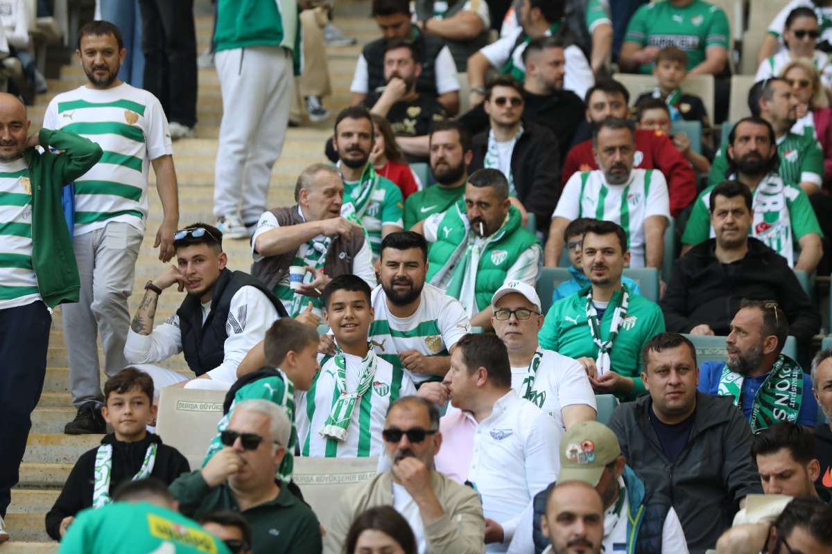 (FOTO GALERİ) BURSASPOR-BORNOVA FK TARAFTAR FOTOĞRAFLARI-2