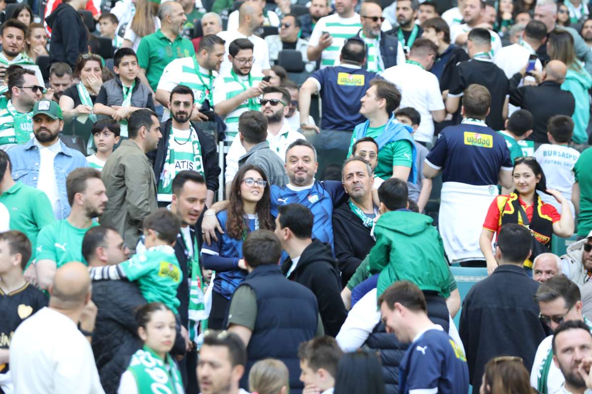 (FOTO GALERİ) BURSASPOR-BORNOVA FK TARAFTAR FOTOĞRAFLARI-2