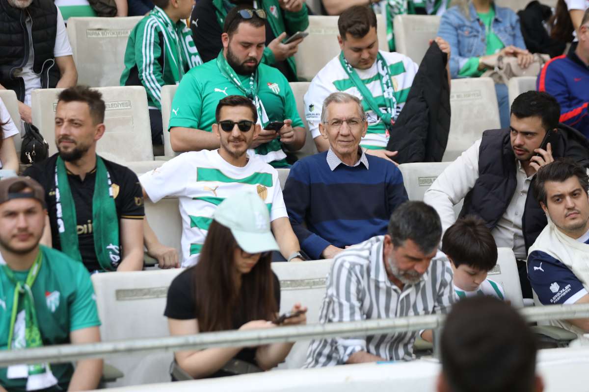 (FOTO GALERİ) BURSASPOR-BORNOVA FK TARAFTAR FOTOĞRAFLARI-2