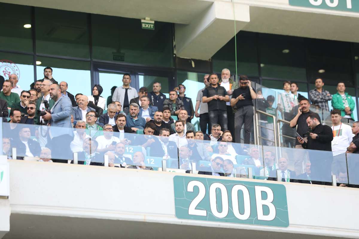 (FOTO GALERİ) BURSASPOR-BORNOVA FK TARAFTAR FOTOĞRAFLARI-2