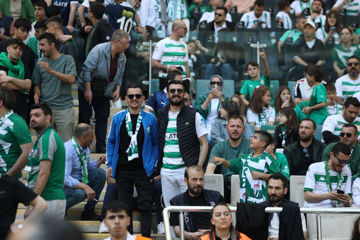(FOTO GALERİ) BURSASPOR-BORNOVA FK TARAFTAR FOTOĞRAFLARI-2