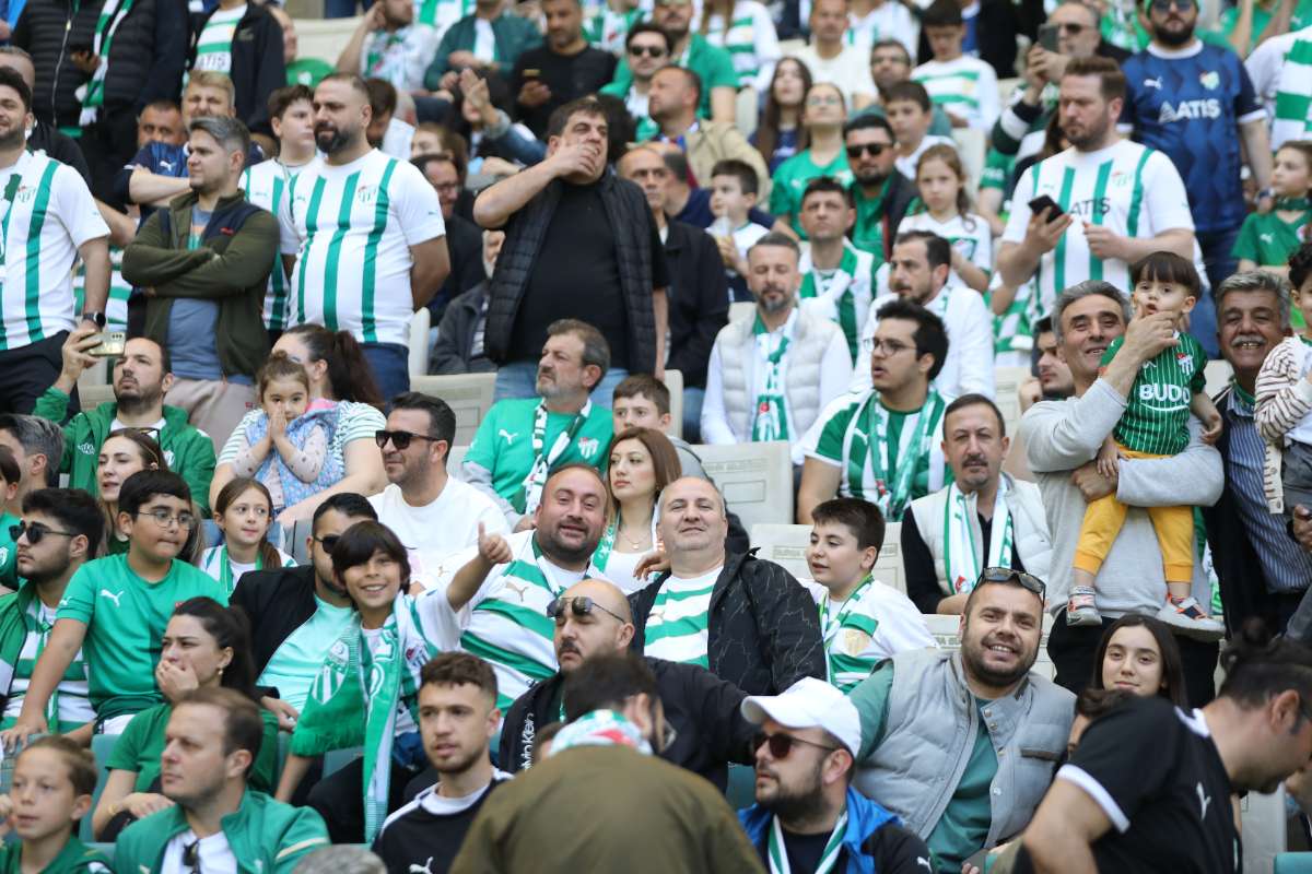 (FOTO GALERİ) BURSASPOR-BORNOVA FK TARAFTAR FOTOĞRAFLARI-2