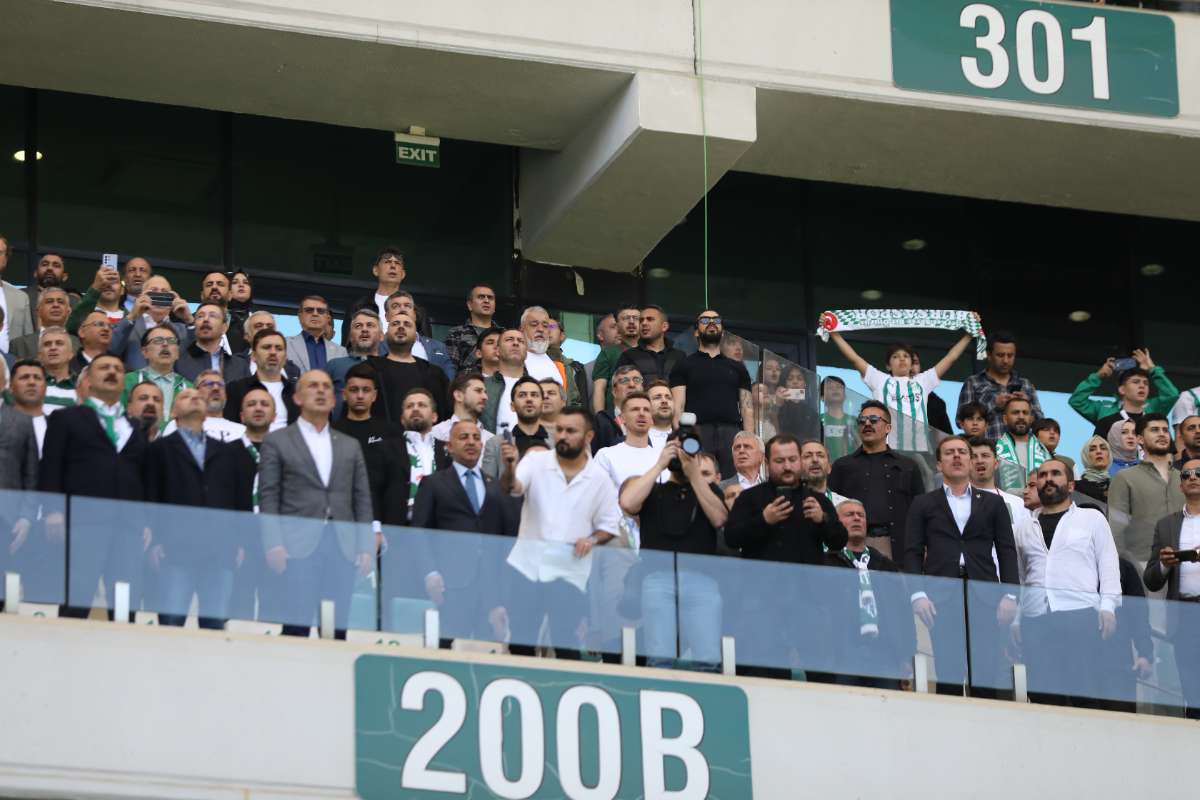 (FOTO GALERİ) BURSASPOR-BORNOVA FK TARAFTAR FOTOĞRAFLARI-2