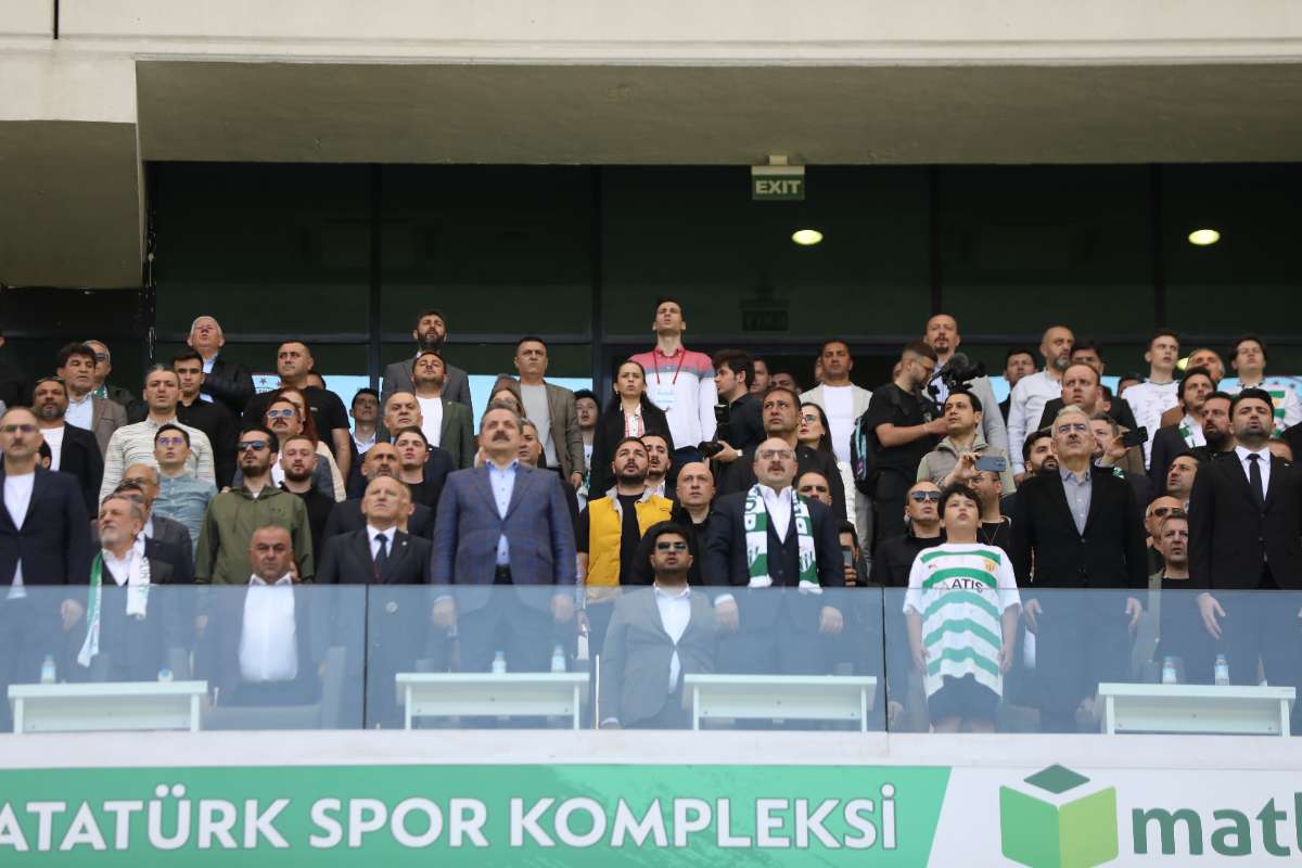 (FOTO GALERİ) BURSASPOR-BORNOVA FK TARAFTAR FOTOĞRAFLARI-2