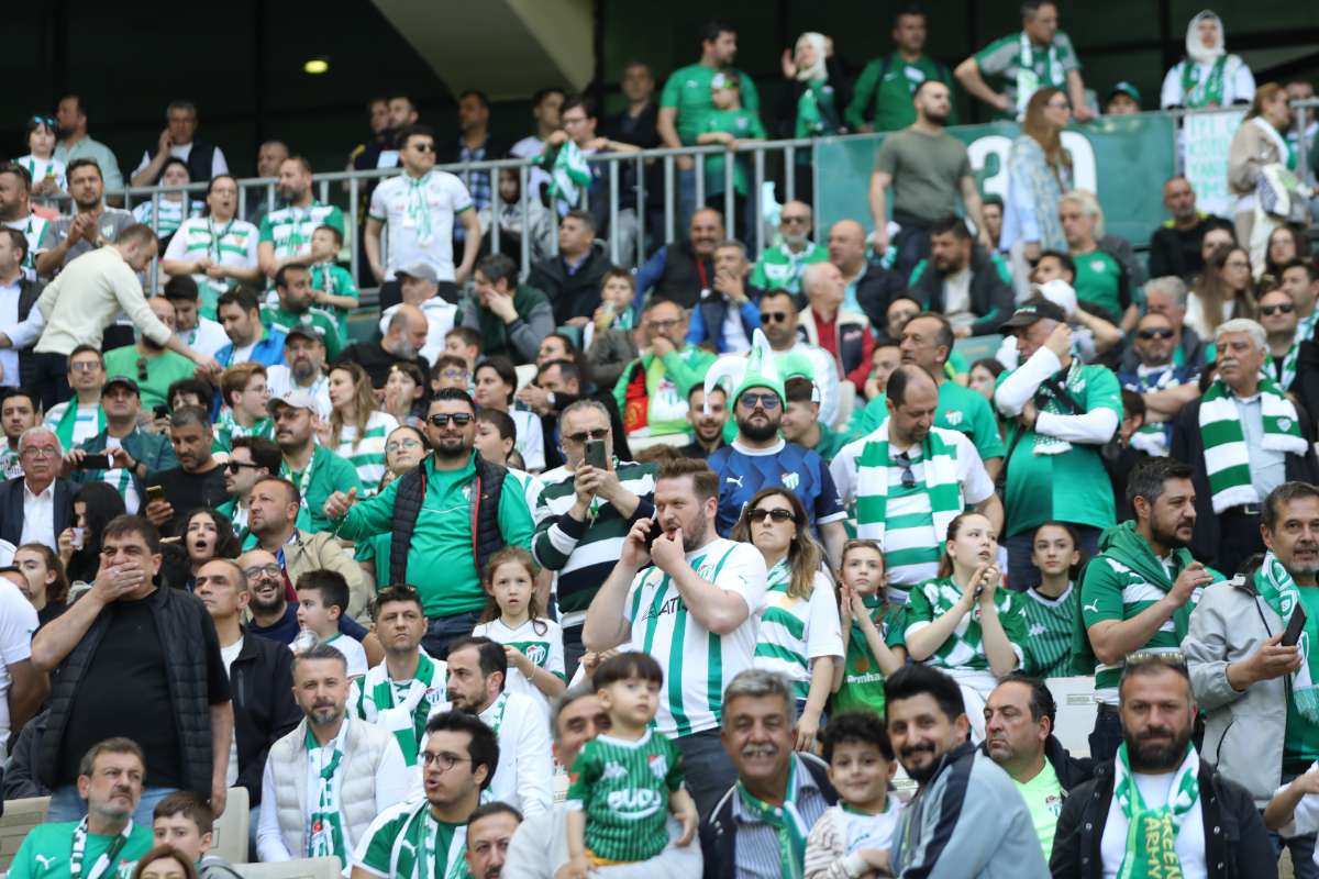 (FOTO GALERİ) BURSASPOR-BORNOVA FK TARAFTAR FOTOĞRAFLARI-2