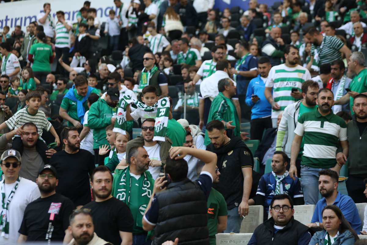 (FOTO GALERİ) BURSASPOR-BORNOVA FK TARAFTAR FOTOĞRAFLARI-2