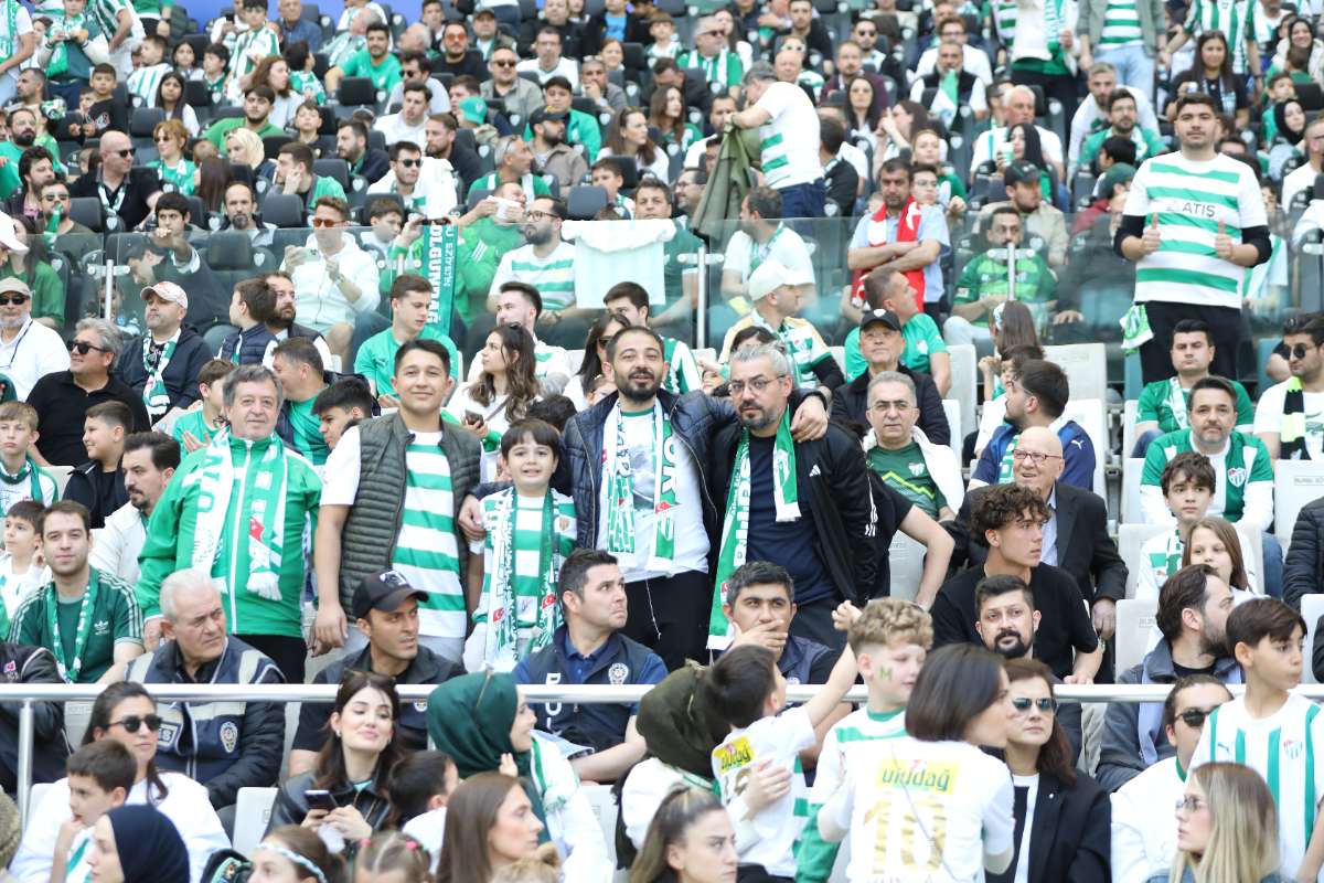(FOTO GALERİ) BURSASPOR-BORNOVA FK TARAFTAR FOTOĞRAFLARI-2