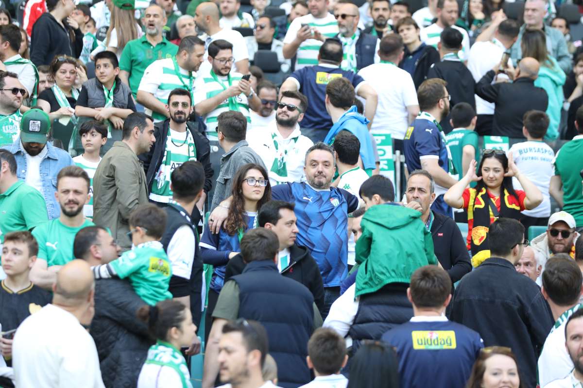 (FOTO GALERİ) BURSASPOR-BORNOVA FK TARAFTAR FOTOĞRAFLARI-2