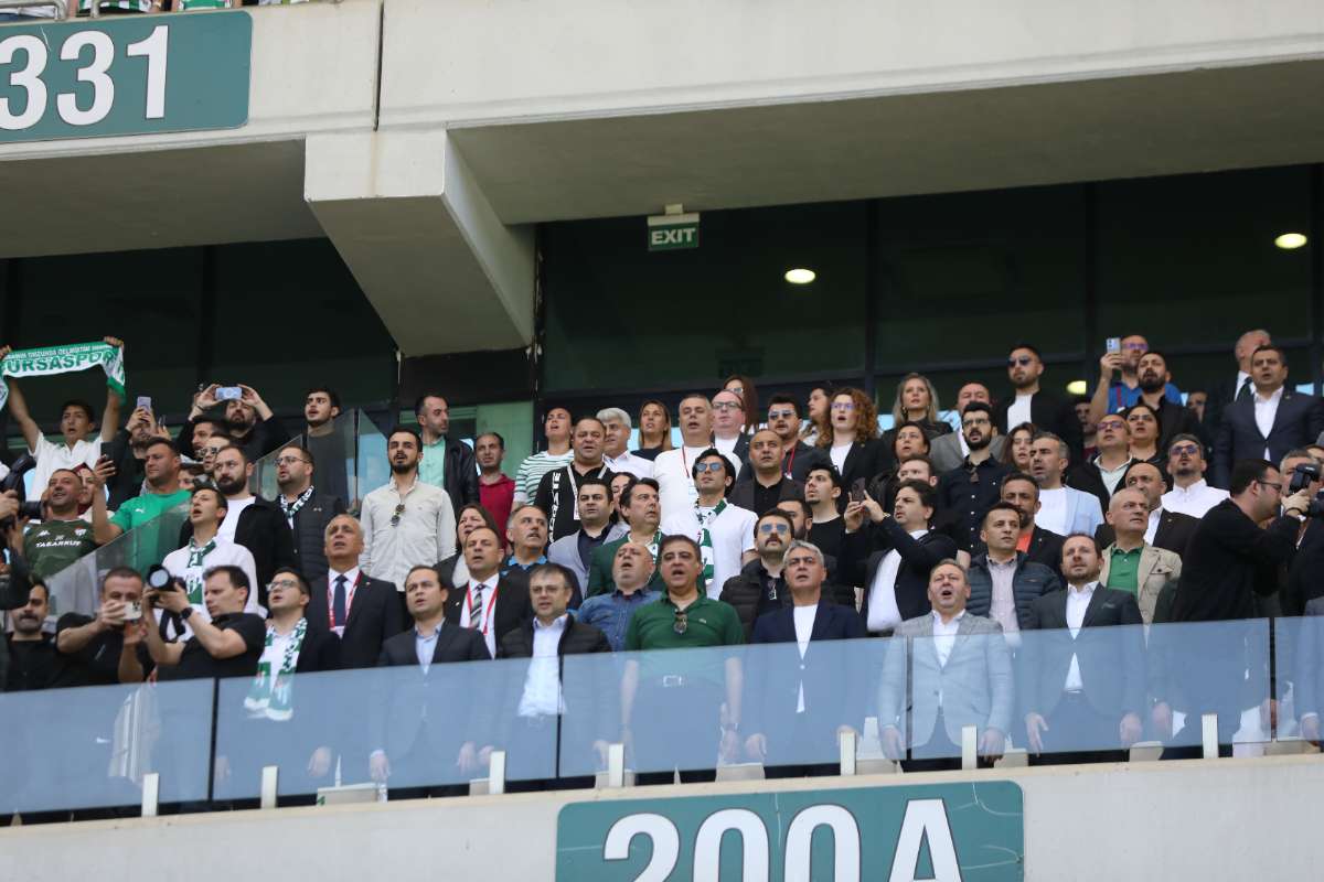 (FOTO GALERİ) BURSASPOR-BORNOVA FK TARAFTAR FOTOĞRAFLARI-2