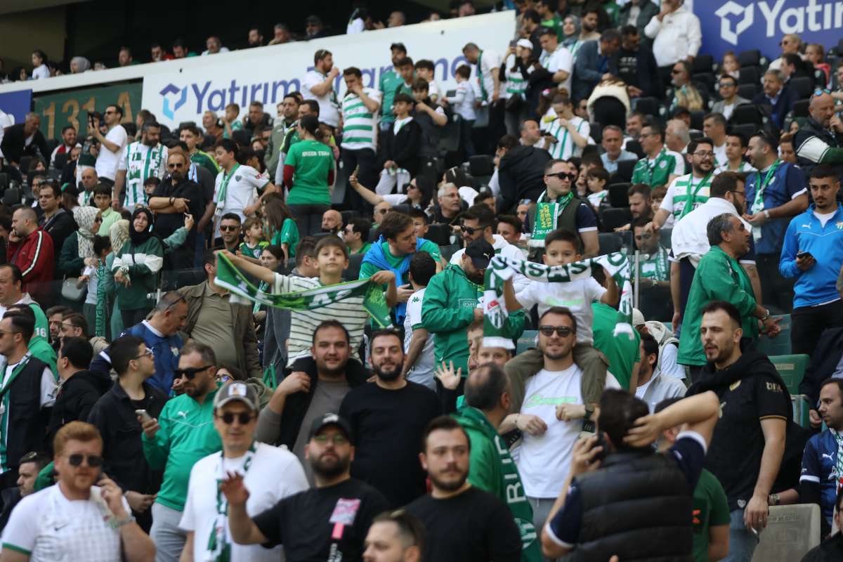(FOTO GALERİ) BURSASPOR-BORNOVA FK TARAFTAR FOTOĞRAFLARI-2