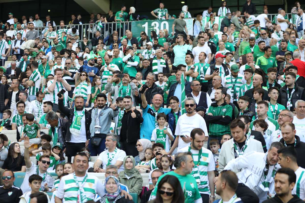 (FOTO GALERİ) BURSASPOR-BORNOVA FK TARAFTAR FOTOĞRAFLARI-2