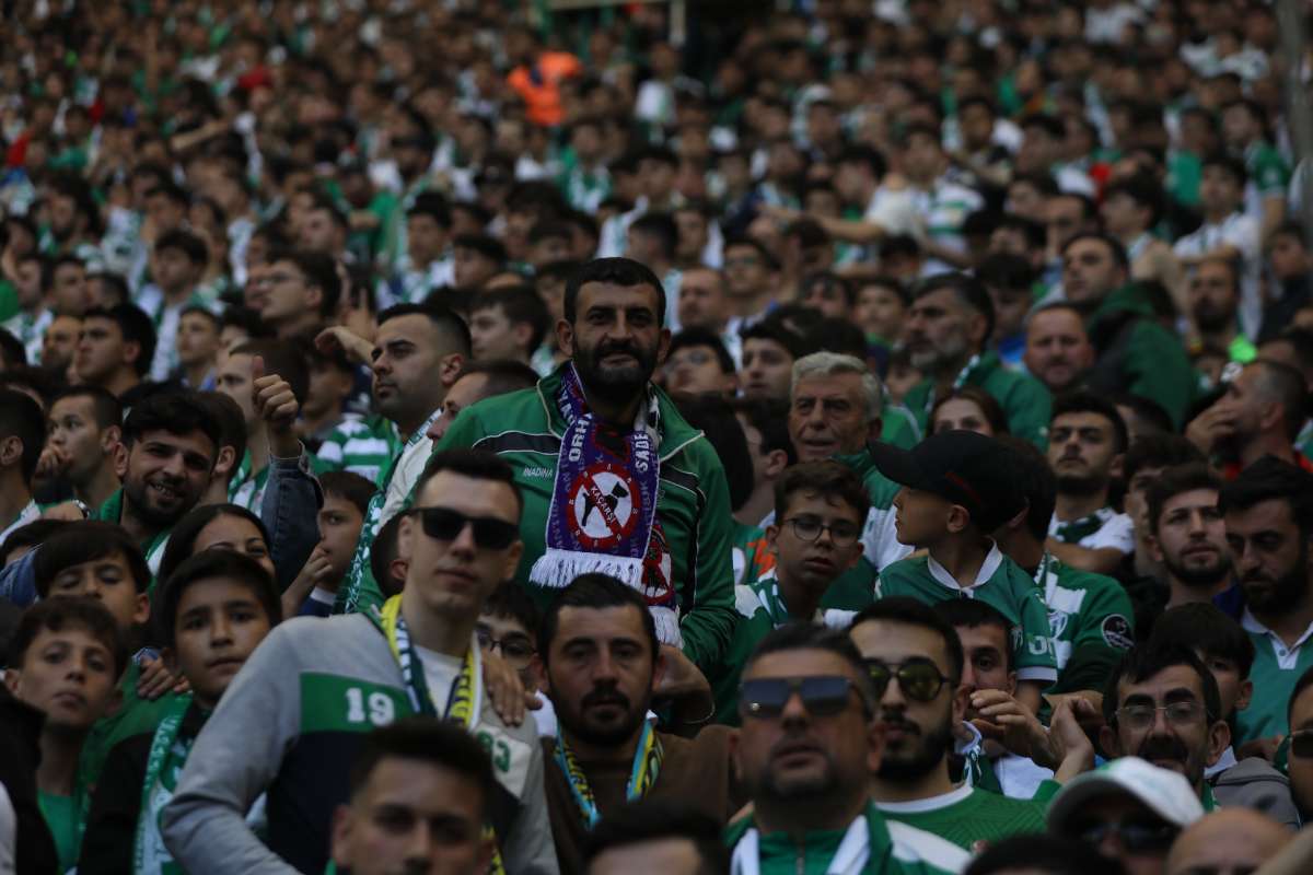 (FOTO GALERİ) BURSASPOR-BORNOVA FK TARAFTAR FOTOĞRAFLARI-2