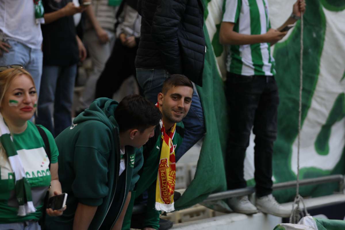 (FOTO GALERİ) BURSASPOR-BORNOVA FK TARAFTAR FOTOĞRAFLARI-2