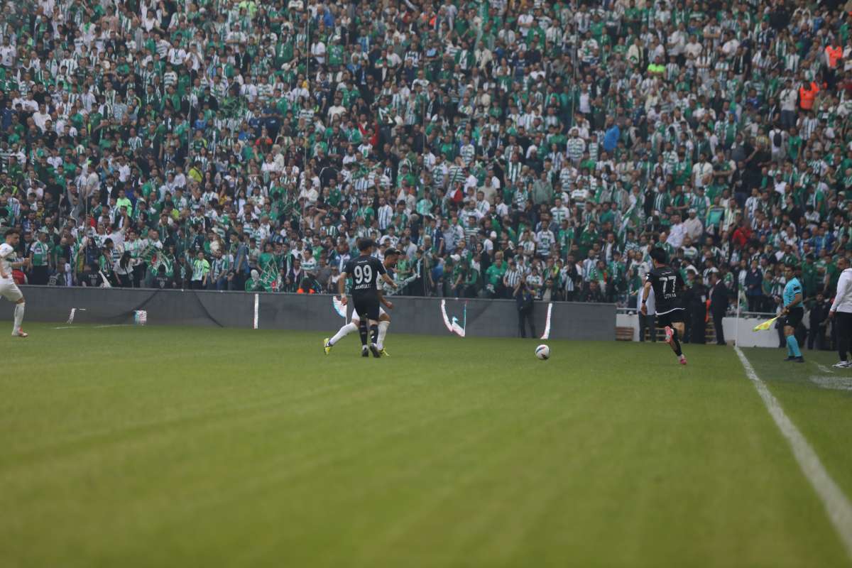 (FOTO GALERİ) BURSASPOR-BORNOVA FK TARAFTAR FOTOĞRAFLARI-2