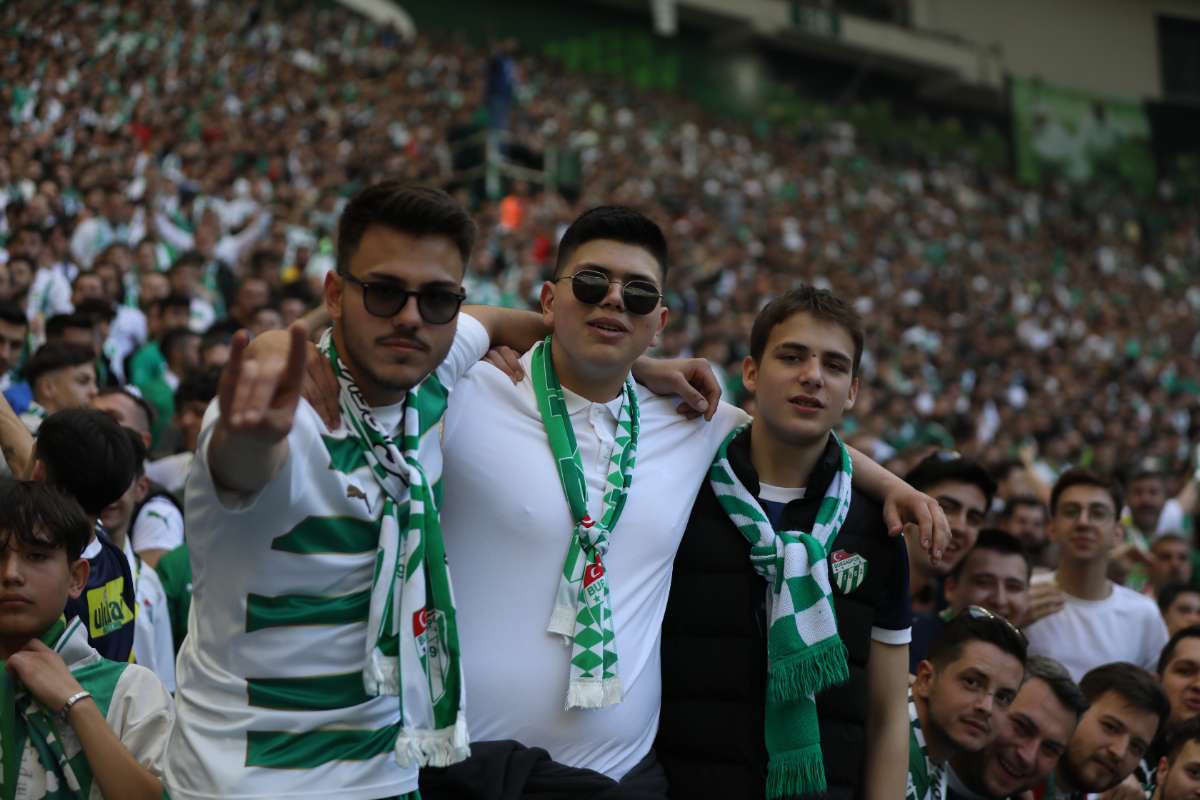 (FOTO GALERİ) BURSASPOR-BORNOVA FK TARAFTAR FOTOĞRAFLARI-2