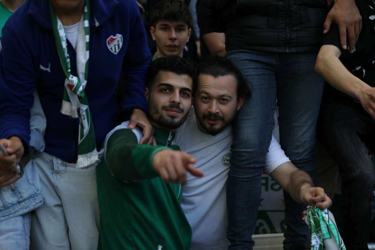 (FOTO GALERİ) BURSASPOR-BORNOVA FK TARAFTAR FOTOĞRAFLARI-2