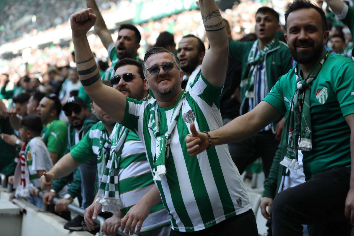 (FOTO GALERİ) BURSASPOR-BORNOVA FK TARAFTAR FOTOĞRAFLARI-2