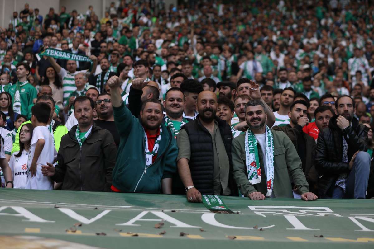 (FOTO GALERİ) BURSASPOR-BORNOVA FK TARAFTAR FOTOĞRAFLARI-2