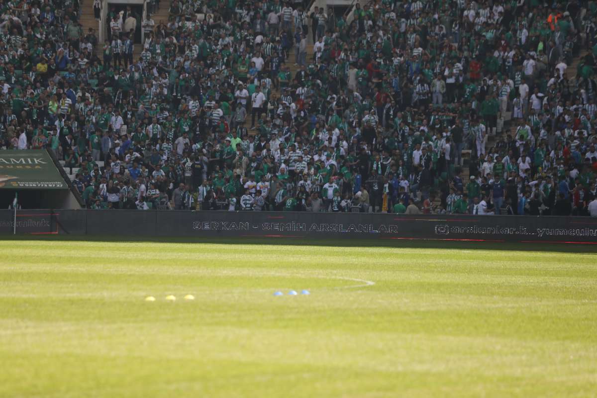 (FOTO GALERİ) BURSASPOR-BORNOVA FK TARAFTAR FOTOĞRAFLARI-2