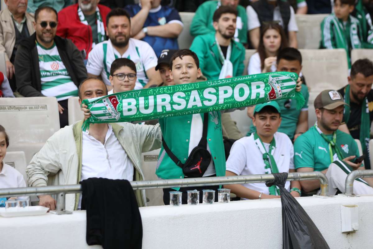 (FOTO GALERİ) BURSASPOR-BORNOVA FK TARAFTAR FOTOĞRAFLARI-2