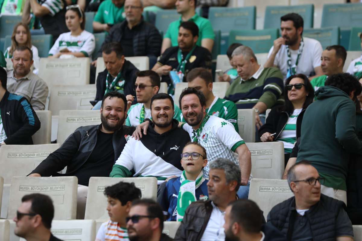 (FOTO GALERİ) BURSASPOR-BORNOVA FK TARAFTAR FOTOĞRAFLARI-2