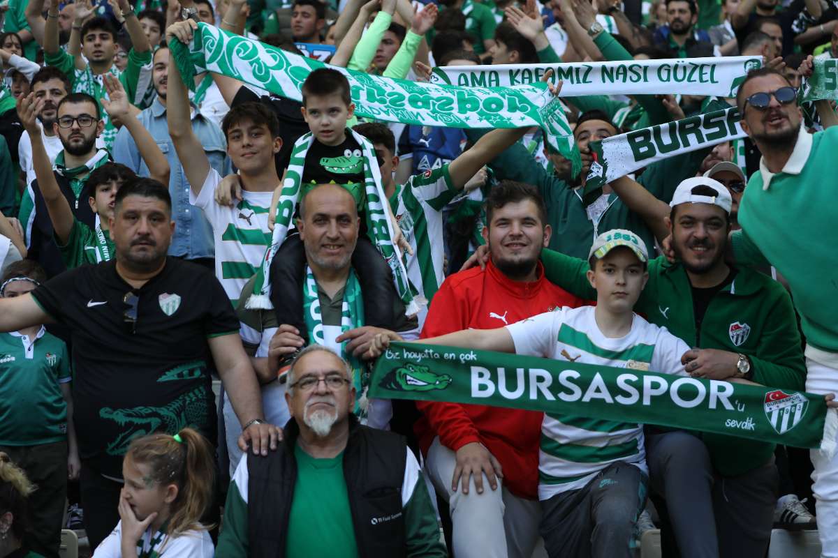 (FOTO GALERİ) BURSASPOR-BORNOVA FK TARAFTAR FOTOĞRAFLARI-2