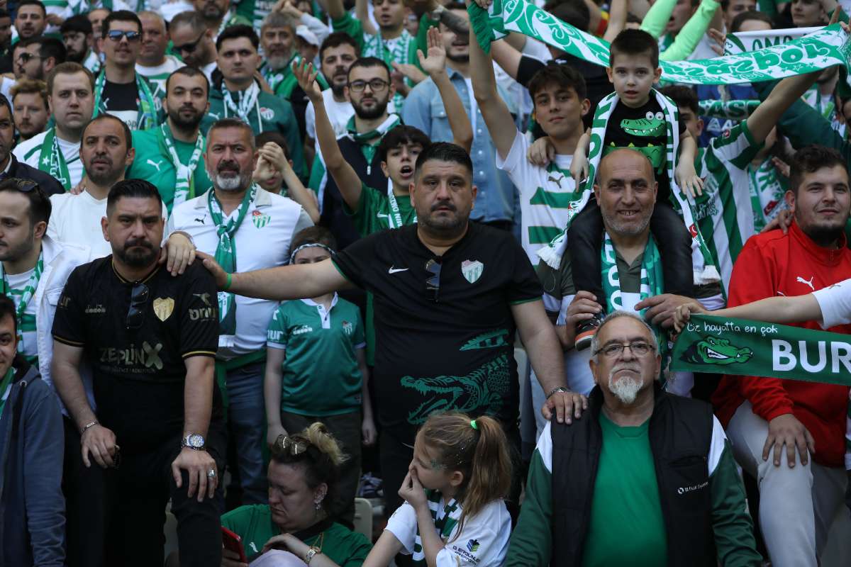 (FOTO GALERİ) BURSASPOR-BORNOVA FK TARAFTAR FOTOĞRAFLARI-2