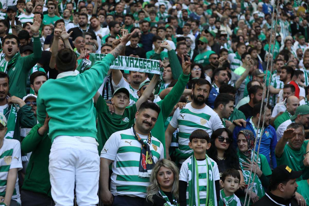 (FOTO GALERİ) BURSASPOR-BORNOVA FK TARAFTAR FOTOĞRAFLARI-2