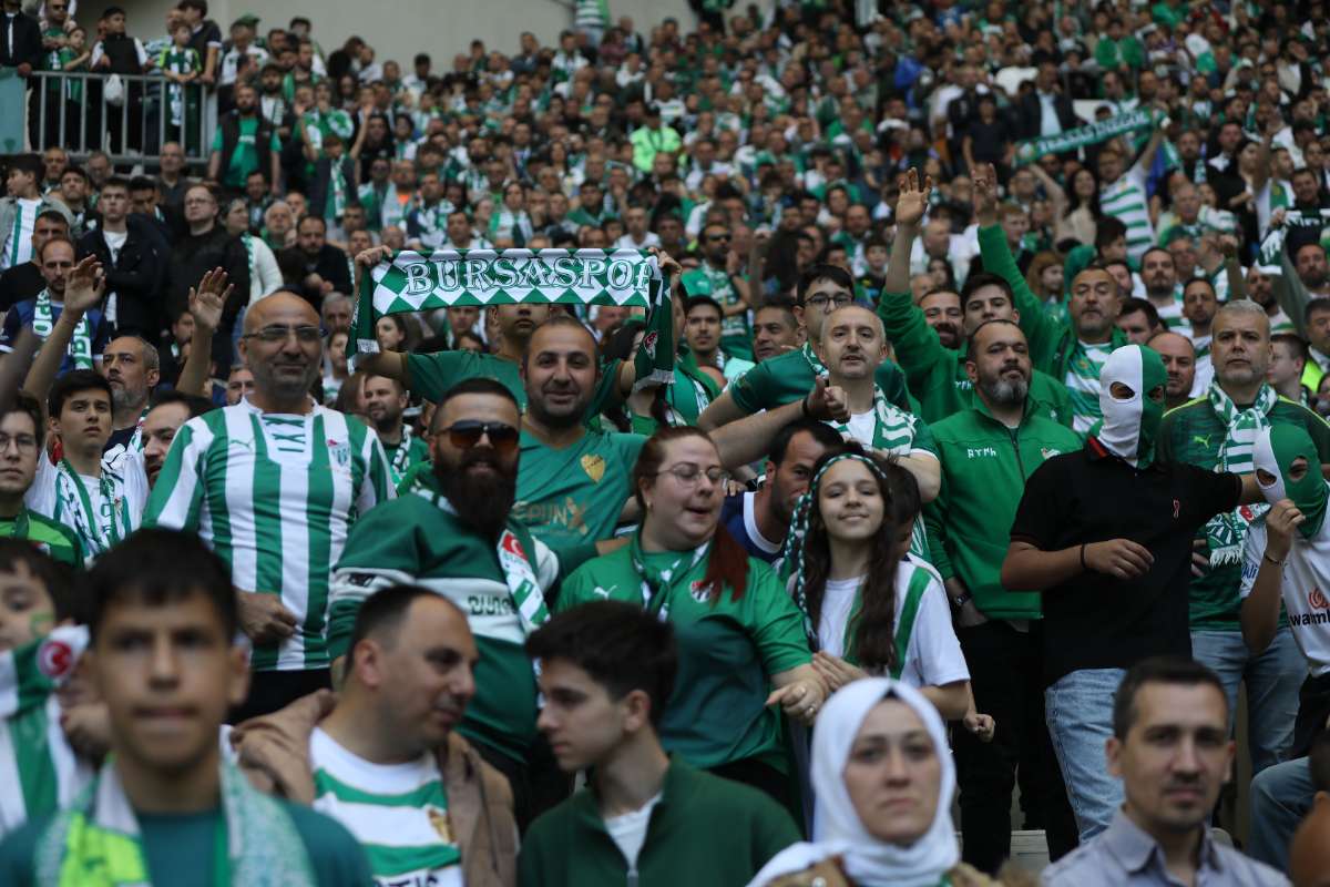 (FOTO GALERİ) BURSASPOR-BORNOVA FK TARAFTAR FOTOĞRAFLARI-2