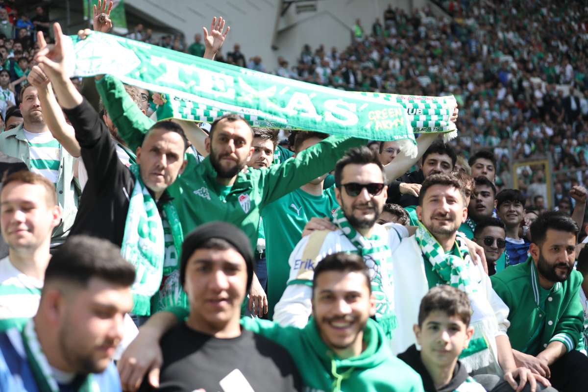 (FOTO GALERİ) BURSASPOR-BORNOVA FK TARAFTAR FOTOĞRAFLARI-2
