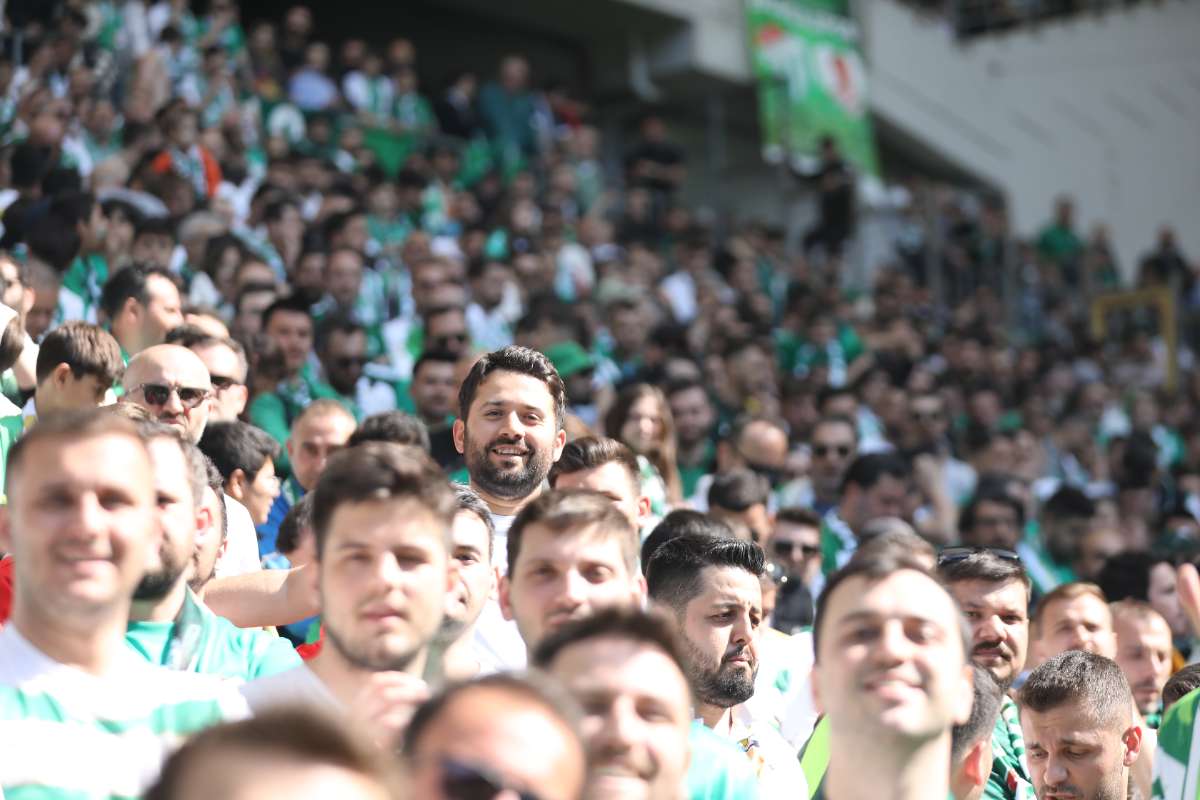 (FOTO GALERİ) BURSASPOR-BORNOVA FK TARAFTAR FOTOĞRAFLARI-2