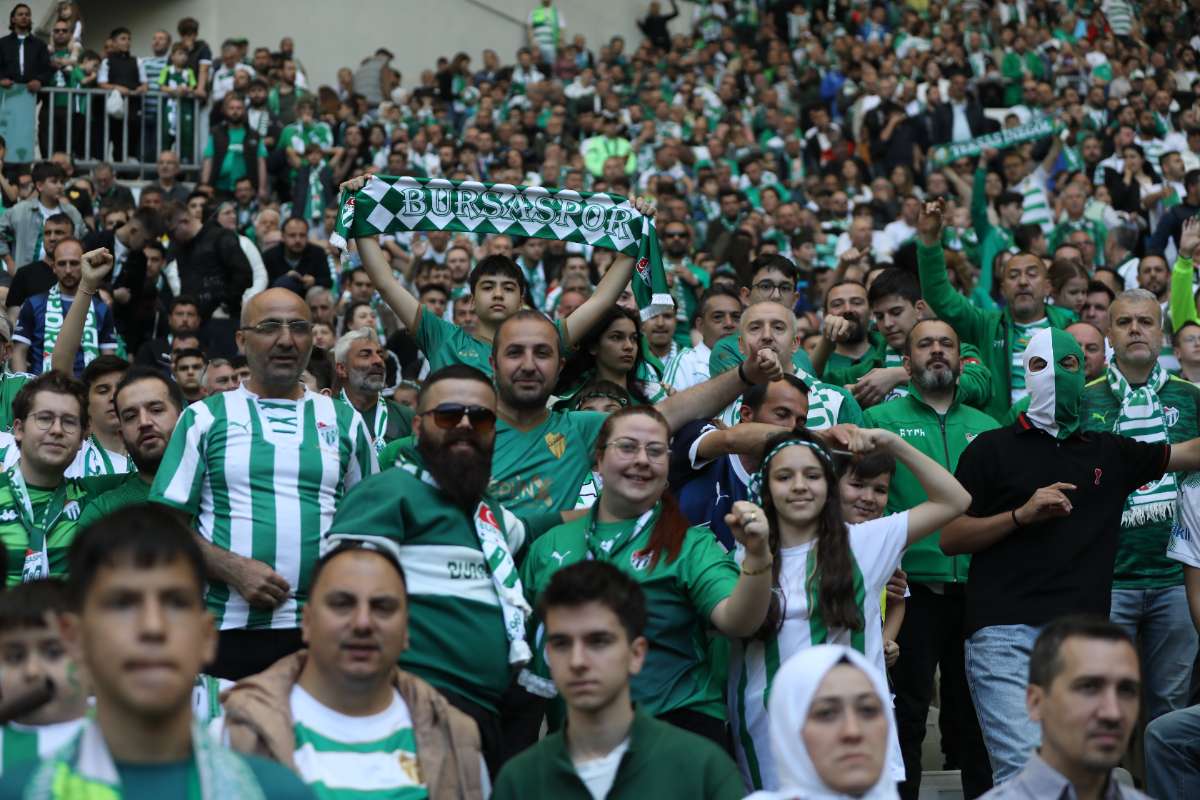 (FOTO GALERİ) BURSASPOR-BORNOVA FK TARAFTAR FOTOĞRAFLARI-2