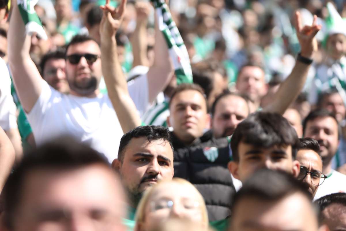 (FOTO GALERİ) BURSASPOR-BORNOVA FK TARAFTAR FOTOĞRAFLARI-2