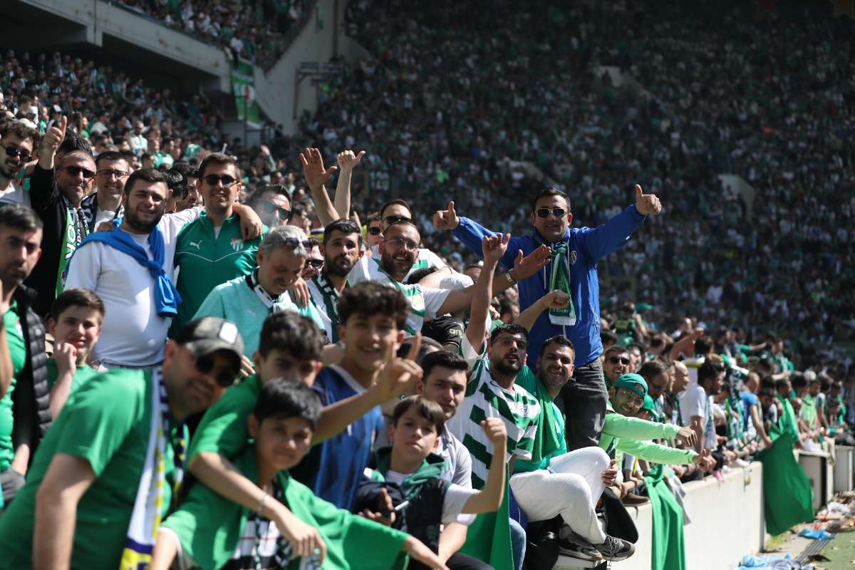 (FOTO GALERİ) BURSASPOR-BORNOVA FK TARAFTAR FOTOĞRAFLARI-2