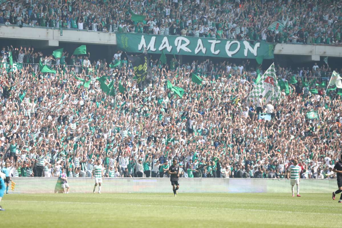 (FOTO GALERİ) BURSASPOR-BORNOVA FK TARAFTAR FOTOĞRAFLARI-2