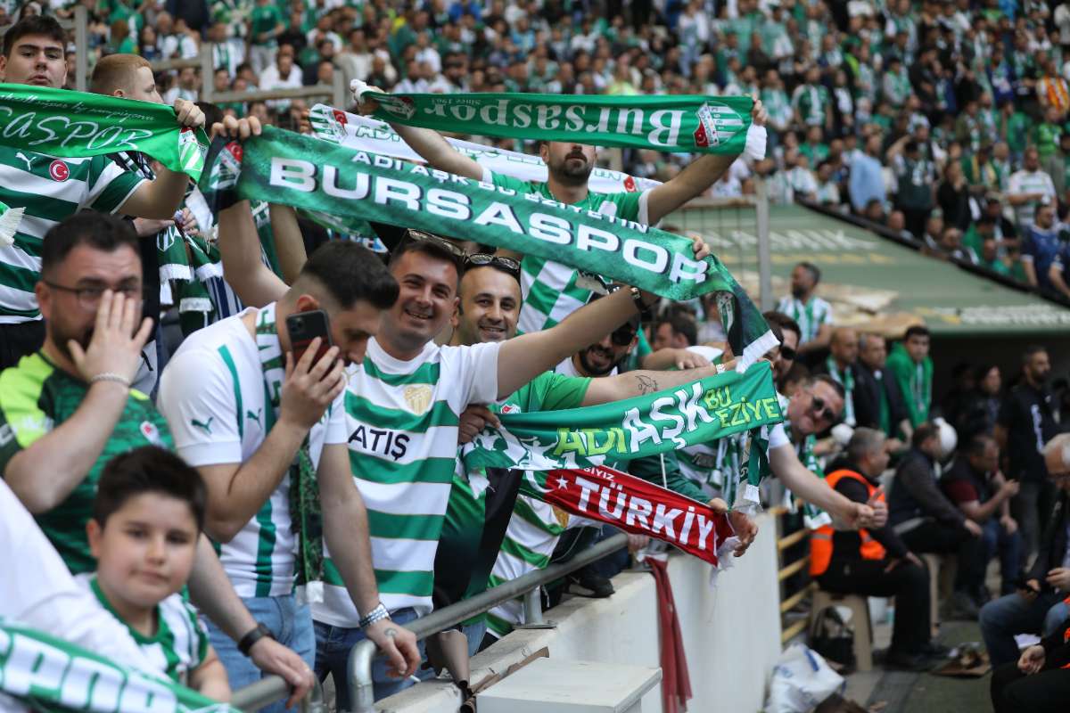 (FOTO GALERİ) BURSASPOR-BORNOVA FK TARAFTAR FOTOĞRAFLARI-2