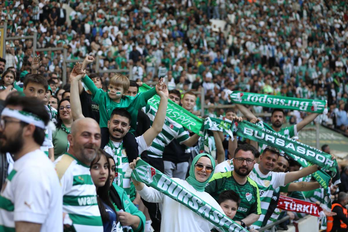 (FOTO GALERİ) BURSASPOR-BORNOVA FK TARAFTAR FOTOĞRAFLARI-2