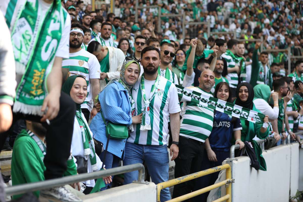 (FOTO GALERİ) BURSASPOR-BORNOVA FK TARAFTAR FOTOĞRAFLARI-2