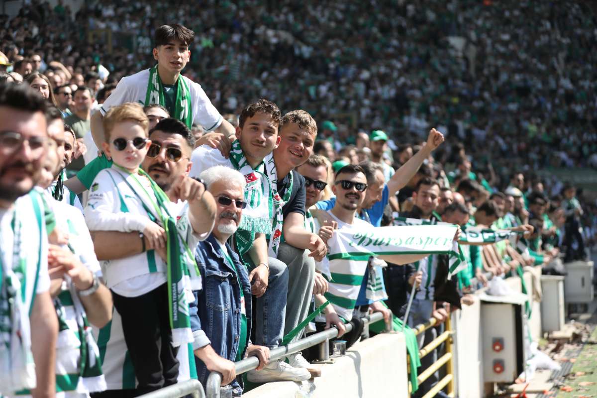 (FOTO GALERİ) BURSASPOR-BORNOVA FK TARAFTAR FOTOĞRAFLARI-2