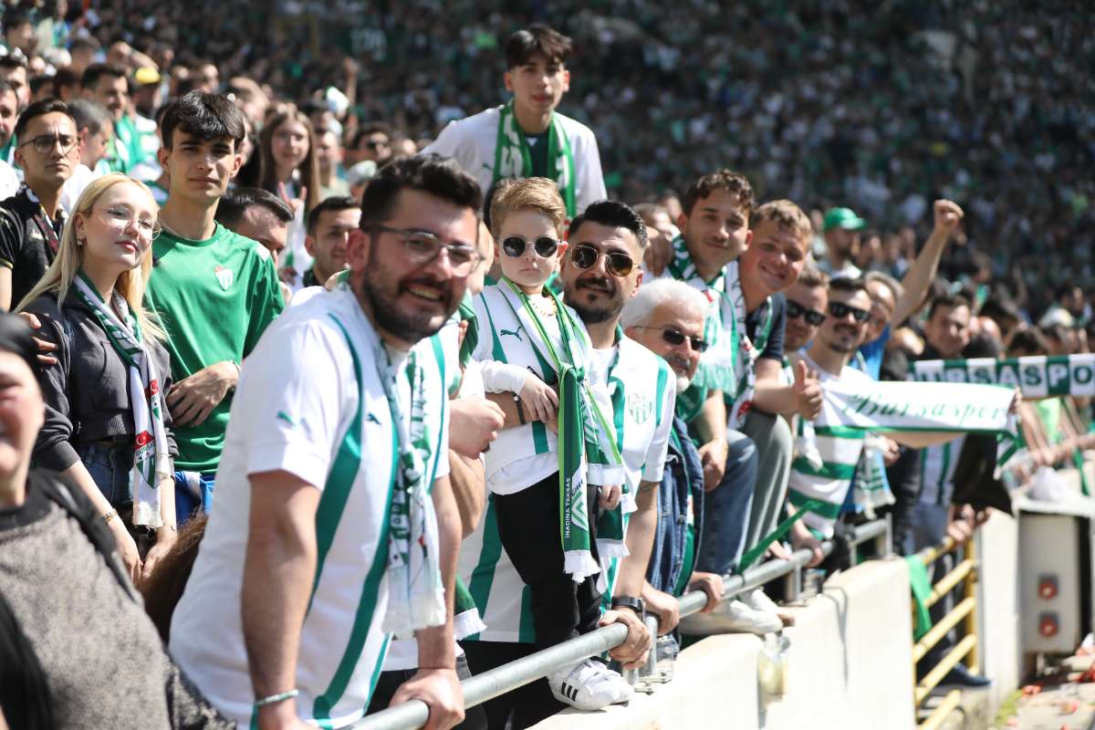 (FOTO GALERİ) BURSASPOR-BORNOVA FK TARAFTAR FOTOĞRAFLARI-2