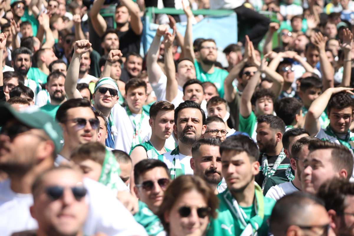 (FOTO GALERİ) BURSASPOR-BORNOVA FK TARAFTAR FOTOĞRAFLARI-2