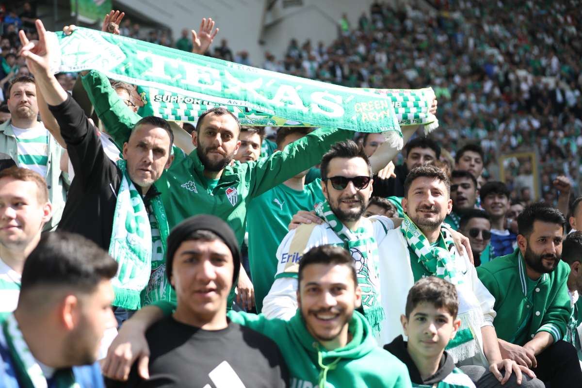 (FOTO GALERİ) BURSASPOR-BORNOVA FK TARAFTAR FOTOĞRAFLARI-2
