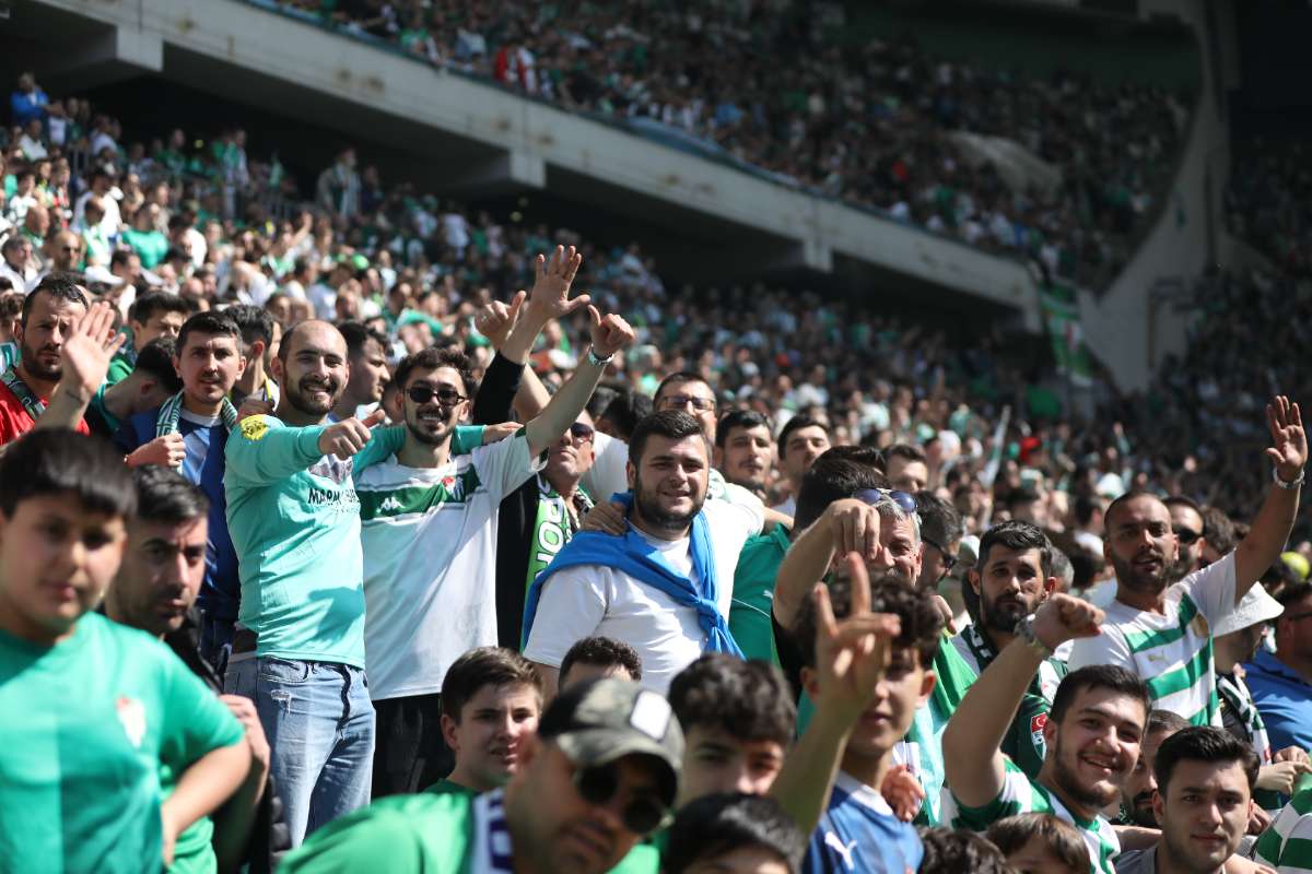 (FOTO GALERİ) BURSASPOR-BORNOVA FK TARAFTAR FOTOĞRAFLARI-2