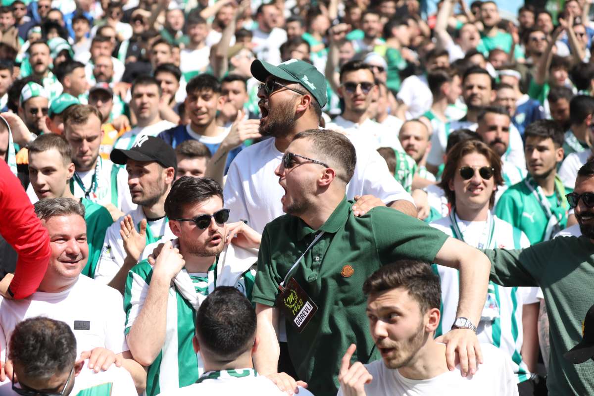 (FOTO GALERİ) BURSASPOR-BORNOVA FK TARAFTAR FOTOĞRAFLARI-2