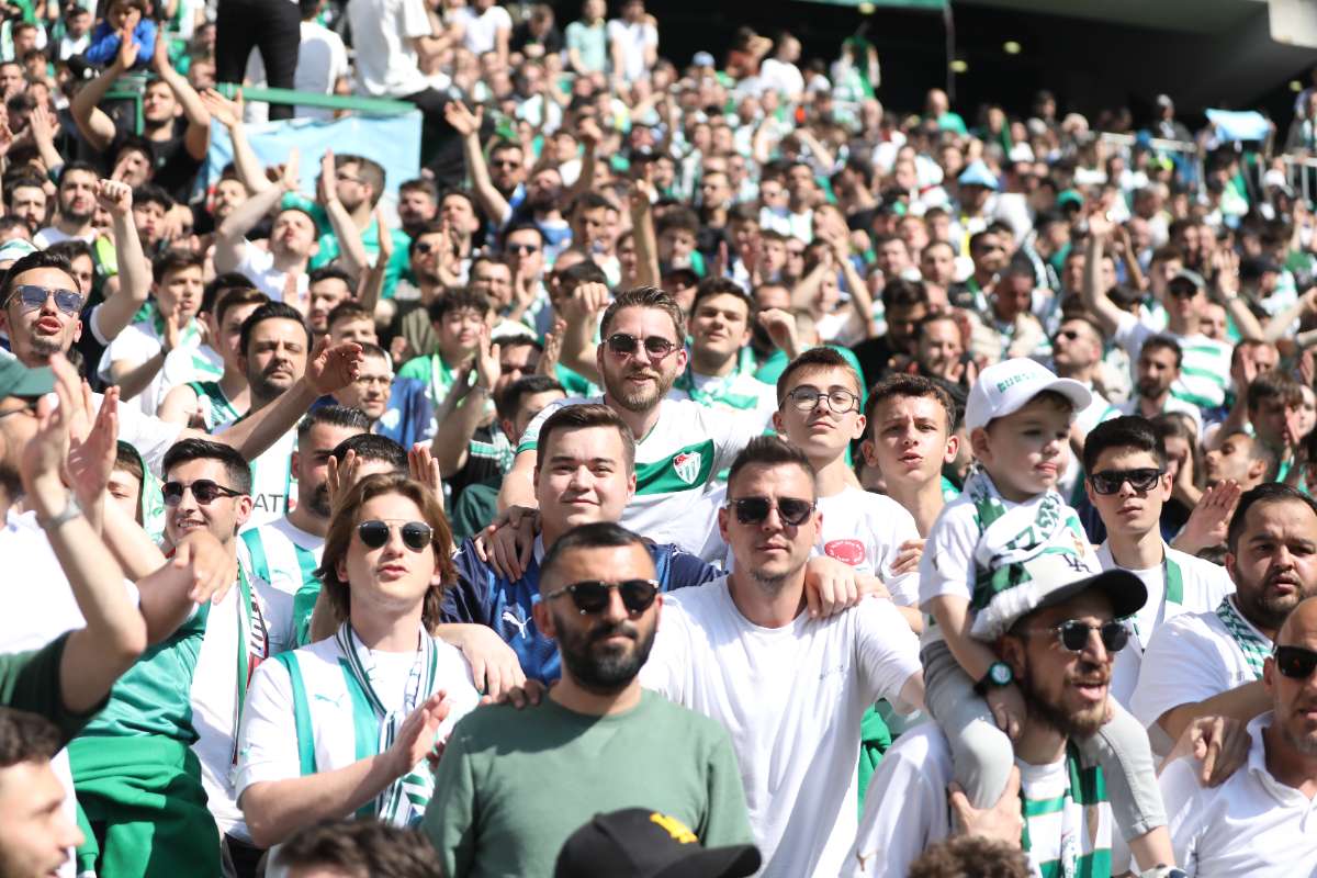 (FOTO GALERİ) BURSASPOR-BORNOVA FK TARAFTAR FOTOĞRAFLARI-2