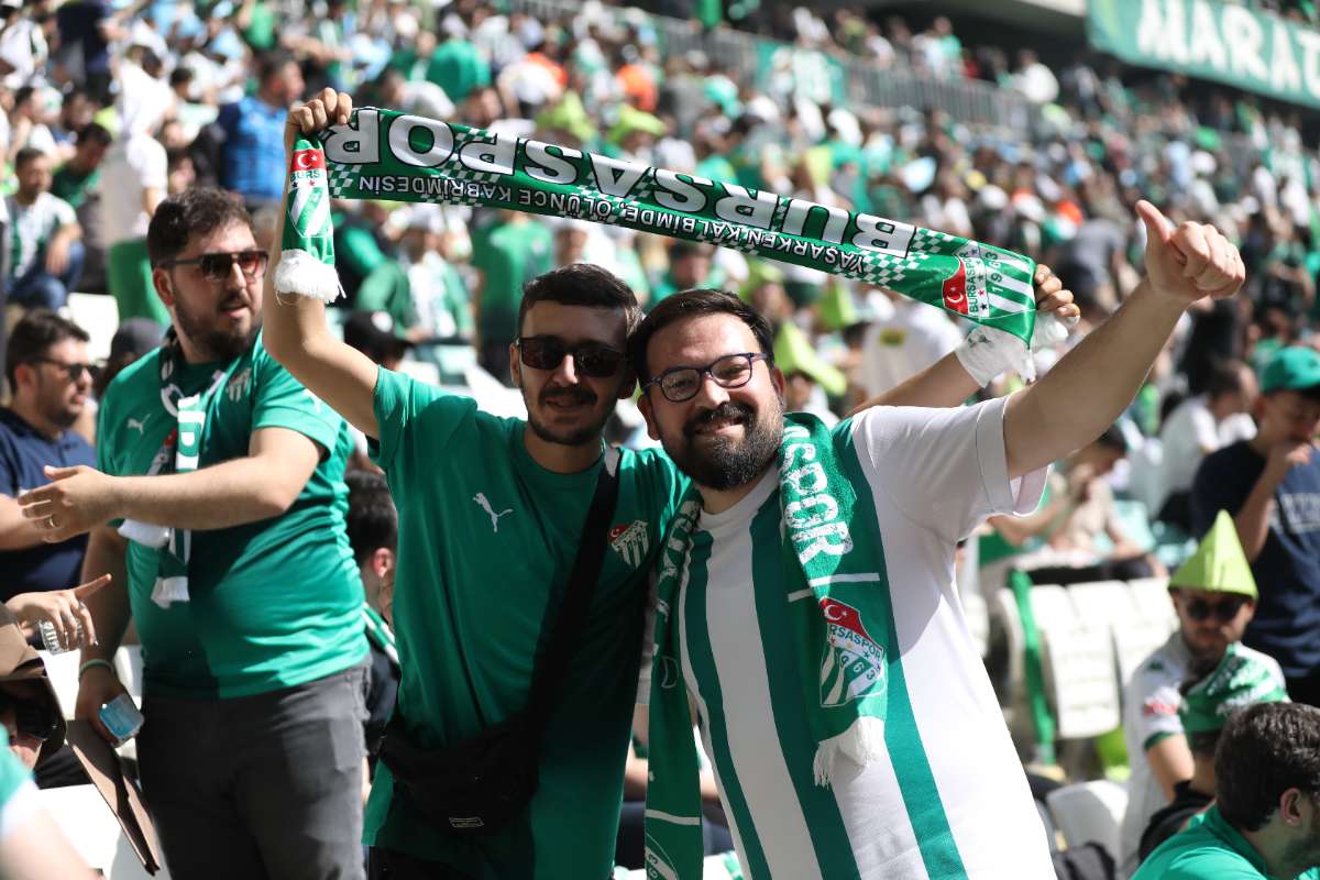 (FOTO GALERİ) BURSASPOR-BORNOVA FK TARAFTAR FOTOĞRAFLARI-2