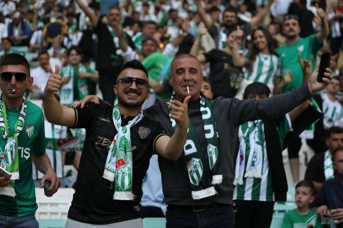 (FOTO GALERİ) BURSASPOR-BORNOVA FK TARAFTAR FOTOĞRAFLARI-2