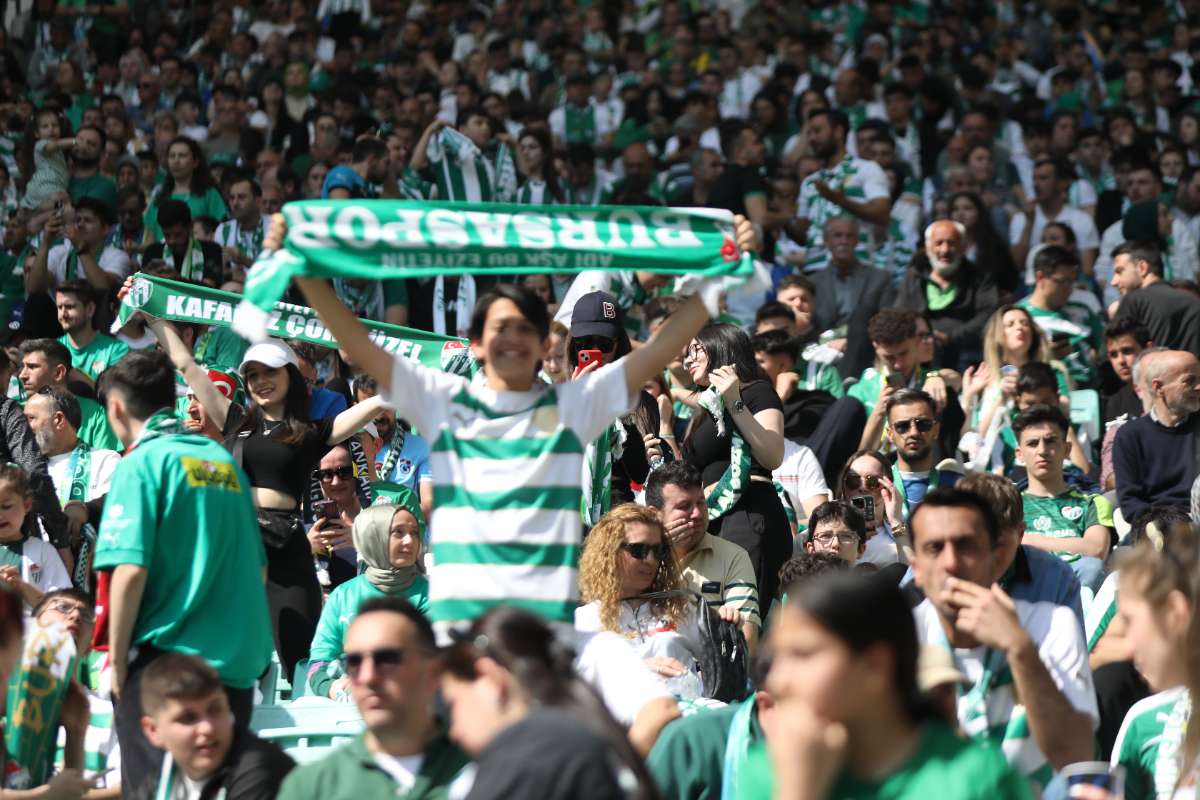(FOTO GALERİ) BURSASPOR-BORNOVA FK TARAFTAR FOTOĞRAFLARI-2
