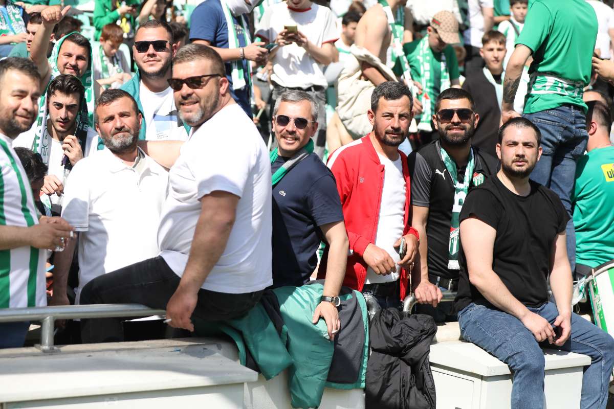(FOTO GALERİ) BURSASPOR-BORNOVA FK TARAFTAR FOTOĞRAFLARI-2